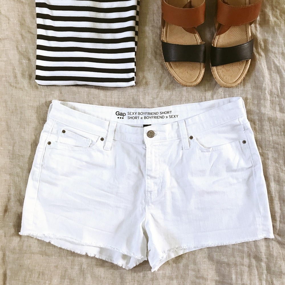 GAP sexy boyfriend white cutoff shorts